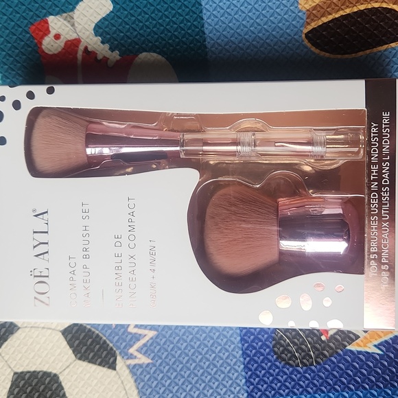 Zoe Ayla Compact Makeup Brush Set Kabuki +4 in 1 - Picture 5 of 5